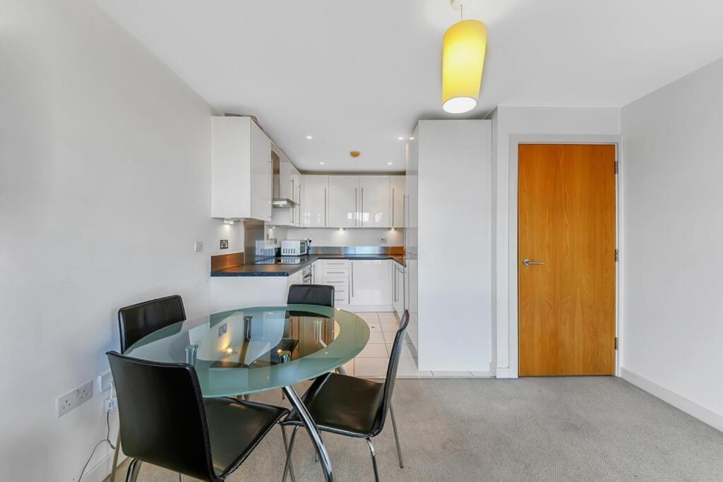 Cozycomfy Luxury Apartment London Exterior photo